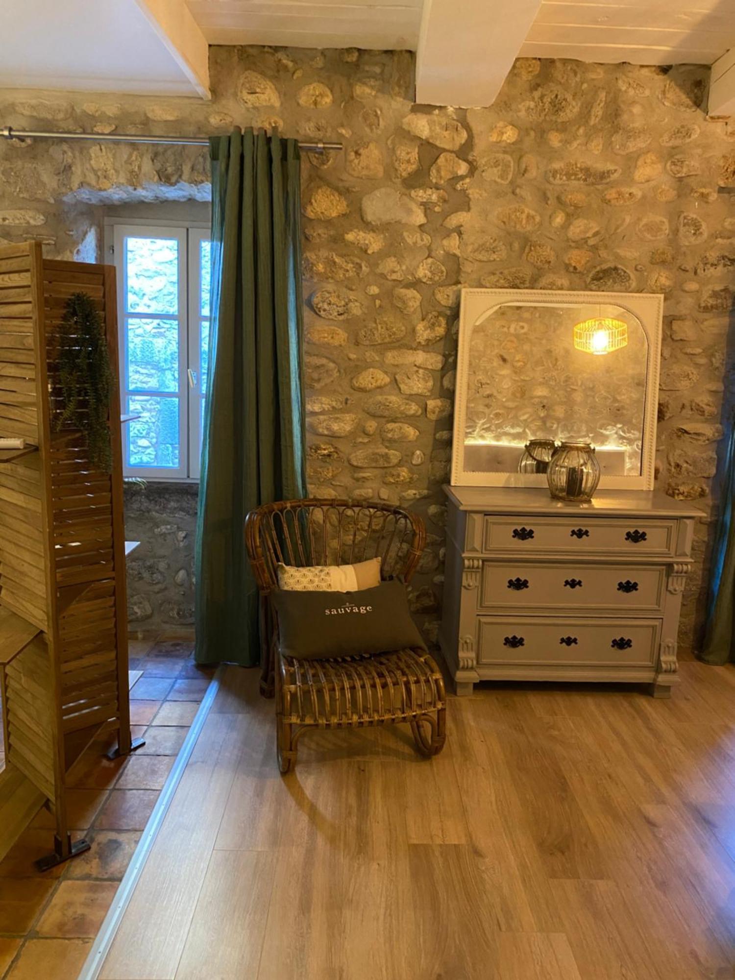 Le Bruit De L'eau Guest house *